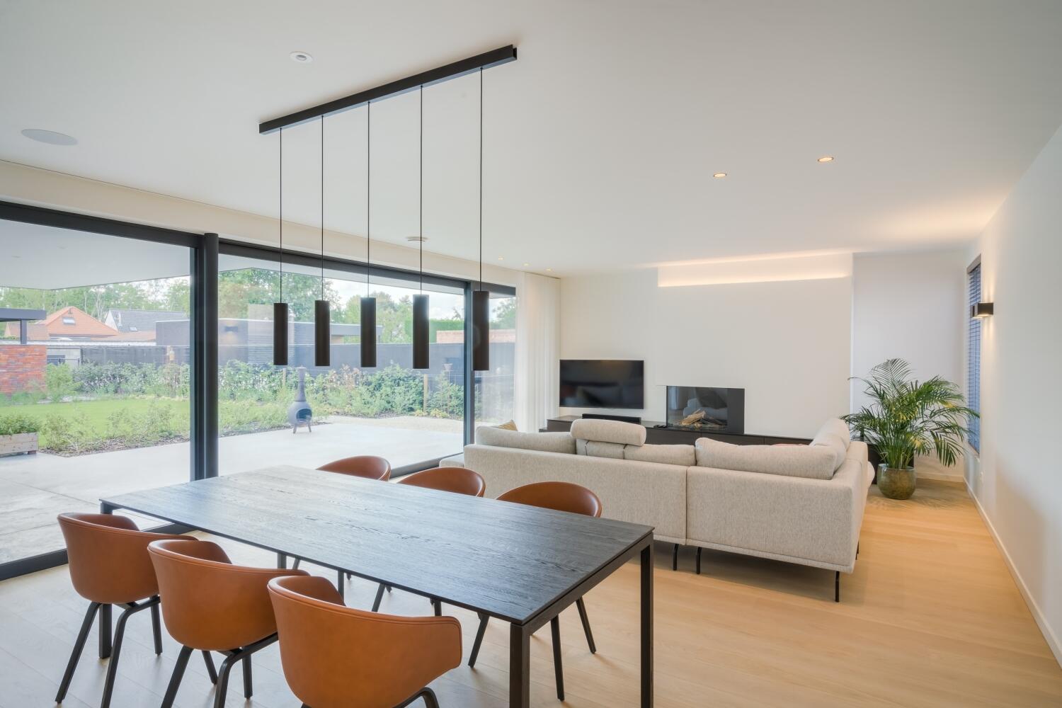 3 distelhof325
