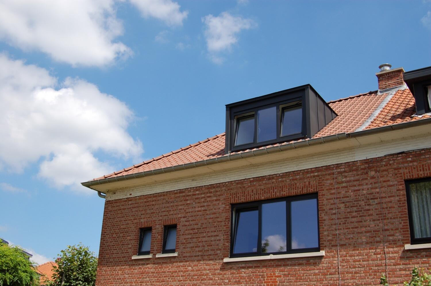 2 voorgevelmetdakuitbouw