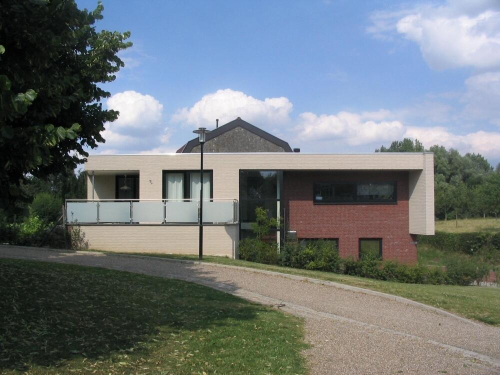 2 20110318123744